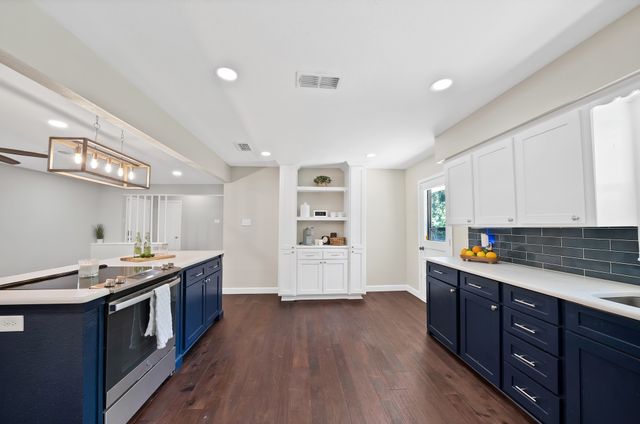 712 Briarwood Boulevard, Arlington, TX 76013