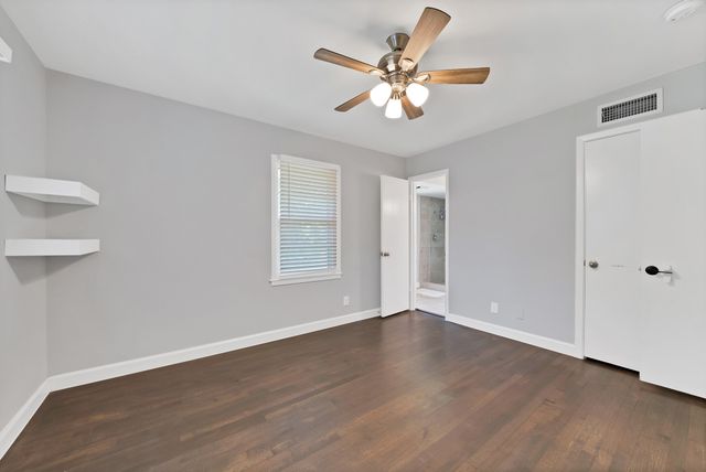712 Briarwood Boulevard, Arlington, TX 76013