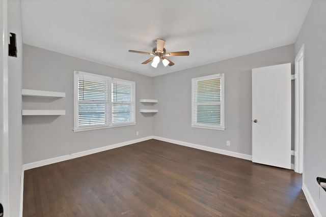 712 Briarwood Boulevard, Arlington, TX 76013