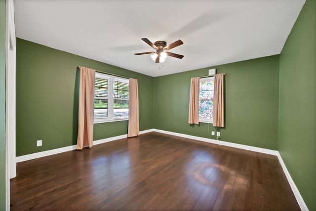 712 Briarwood Boulevard, Arlington, TX 76013