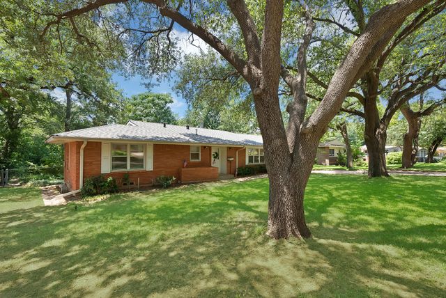 712 Briarwood Boulevard, Arlington, TX 76013
