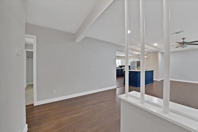 712 Briarwood Boulevard, Arlington, TX 76013