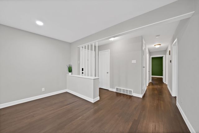 712 Briarwood Boulevard, Arlington, TX 76013