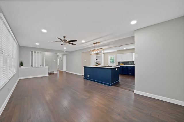 712 Briarwood Boulevard, Arlington, TX 76013