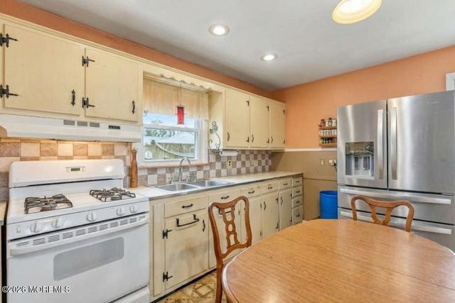 371 Sweetbriar Street, Keyport, NJ 07735