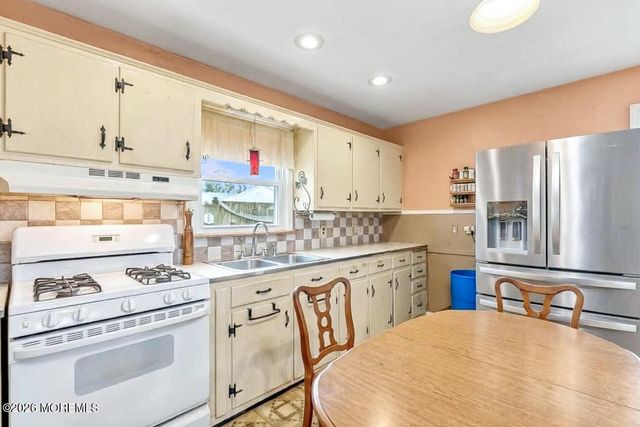 371 Sweetbriar Street, Keyport, NJ 07735