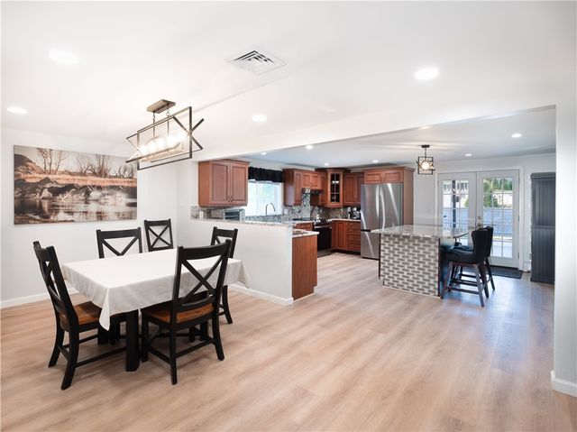 61 Fairfax Drive, Warwick, RI 02888
