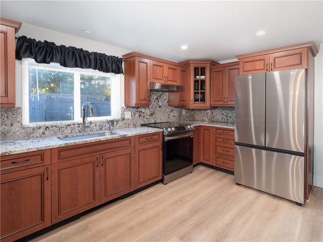 61 Fairfax Drive, Warwick, RI 02888