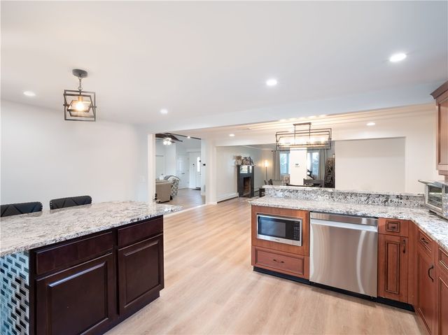 61 Fairfax Drive, Warwick, RI 02888