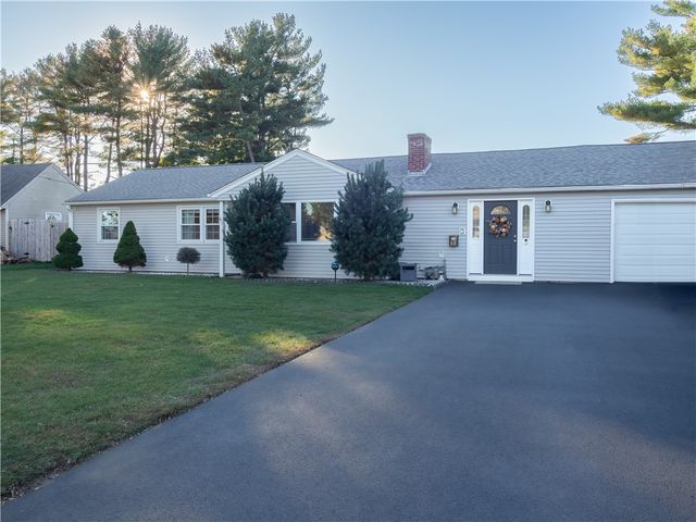 61 Fairfax Drive, Warwick, RI 02888