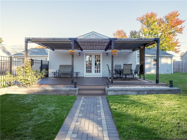 61 Fairfax Drive, Warwick, RI 02888
