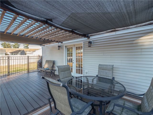 61 Fairfax Drive, Warwick, RI 02888