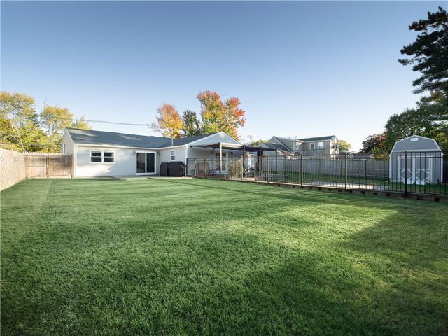 61 Fairfax Drive, Warwick, RI 02888
