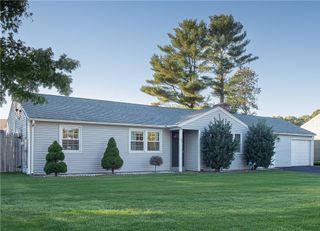 61 Fairfax Drive, Warwick, RI 02888