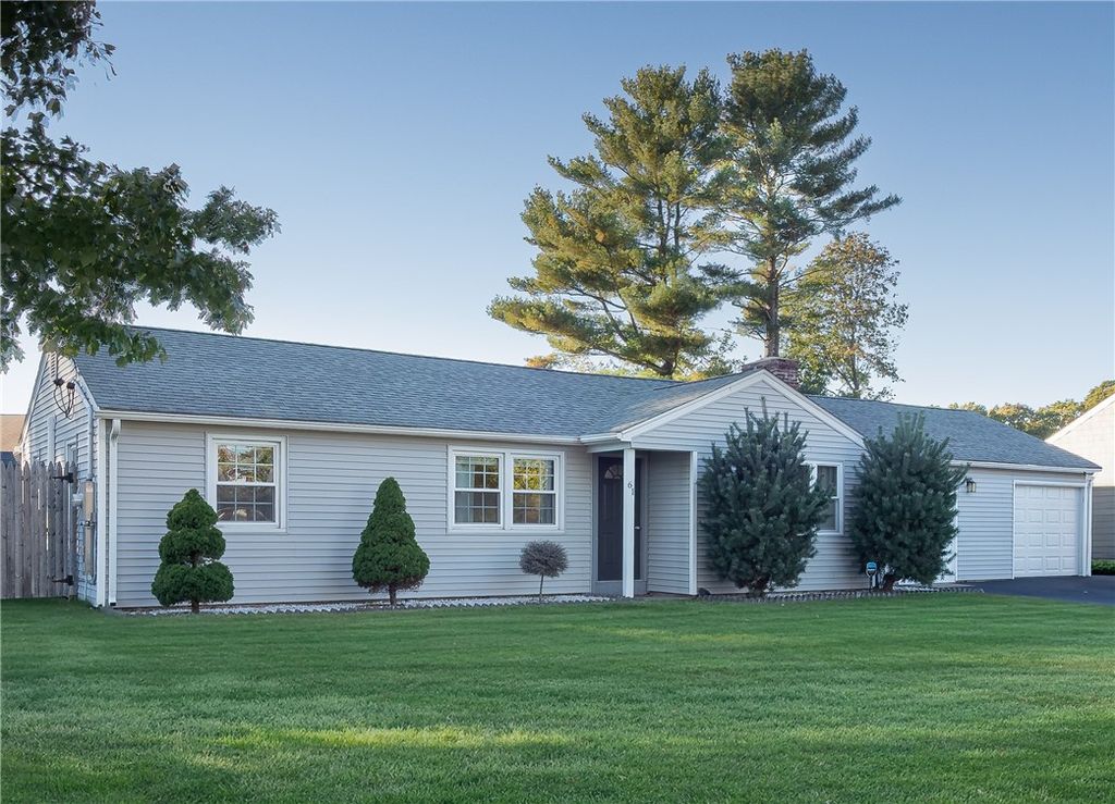 61 Fairfax Drive, Warwick, RI 02888