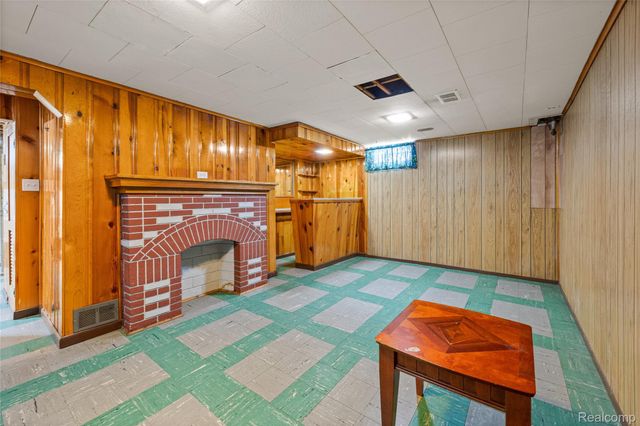 23403 Tawas Avenue, Hazel Park, MI 48030