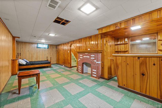 23403 Tawas Avenue, Hazel Park, MI 48030