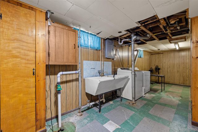 23403 Tawas Avenue, Hazel Park, MI 48030