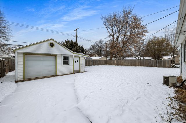 23403 Tawas Avenue, Hazel Park, MI 48030