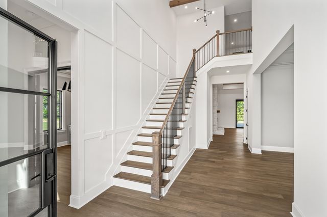 6804 Fleetwood Dr, Nashville, TN 37205