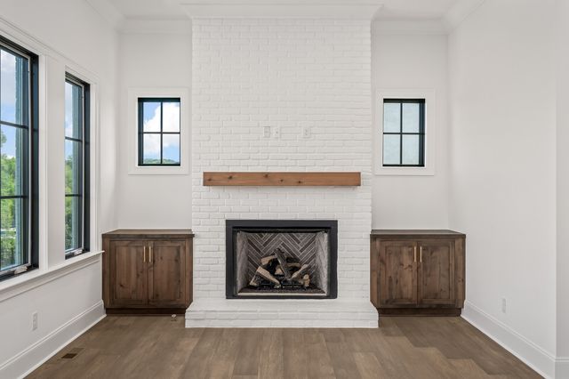 6804 Fleetwood Dr, Nashville, TN 37205