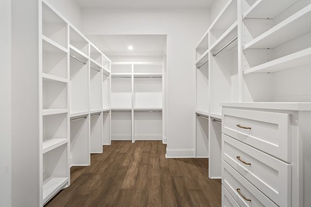 6804 Fleetwood Dr, Nashville, TN 37205