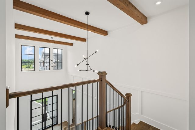 6804 Fleetwood Dr, Nashville, TN 37205