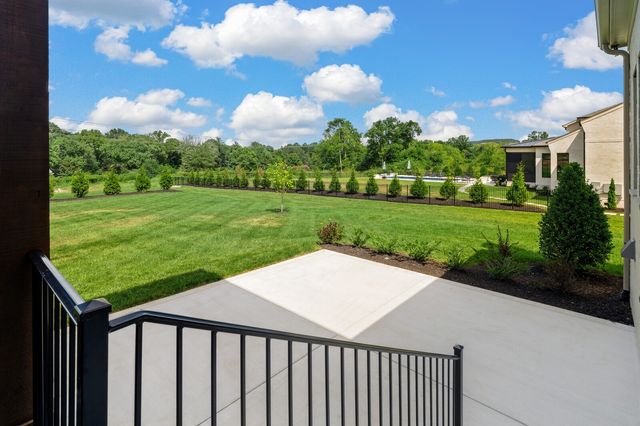 6804 Fleetwood Dr, Nashville, TN 37205