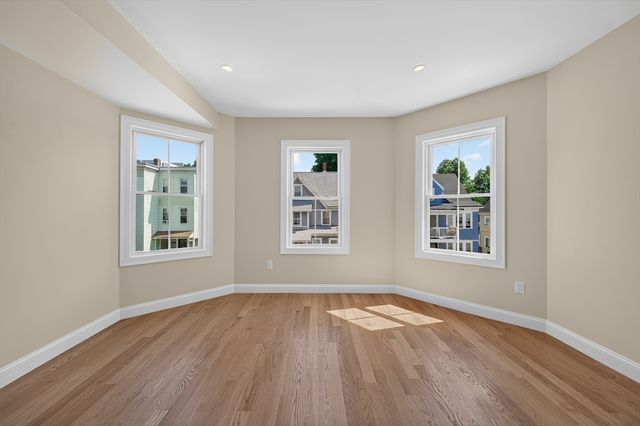 25 Richfield 2, Boston, MA 02121