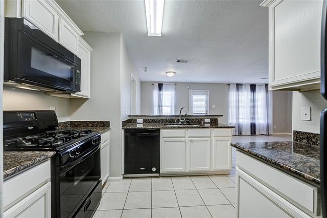 9814 Garnet Springs Drive, Rosharon, TX 77583