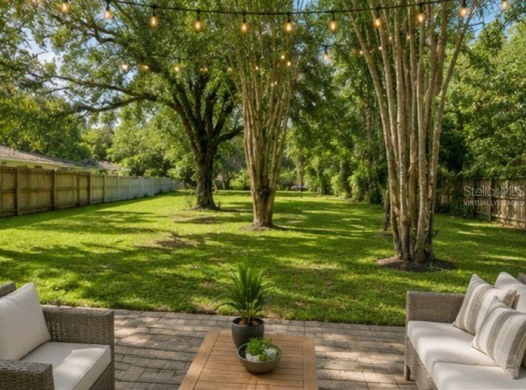 Image 3 of property listing at 1714 2ND AVENUE E, Bradenton, FL 34208