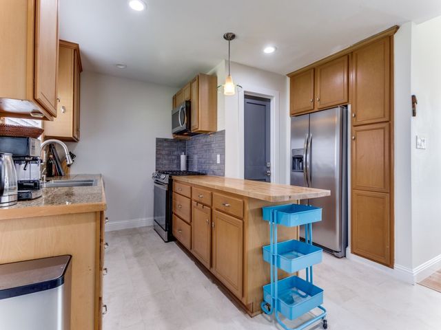 5616 Mcshann Road, Dallas, TX 75230