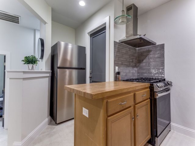 5616 Mcshann Road, Dallas, TX 75230