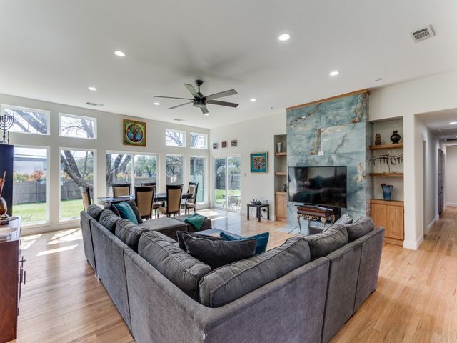 5616 Mcshann Road, Dallas, TX 75230
