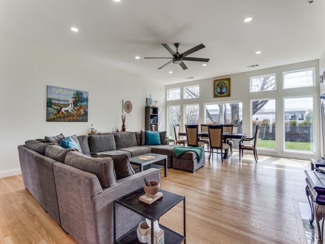 5616 Mcshann Road, Dallas, TX 75230
