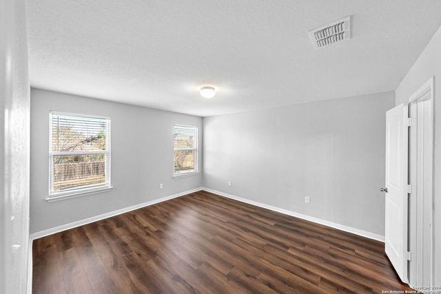 8006 Bluewater Cove, San Antonio, TX 78254