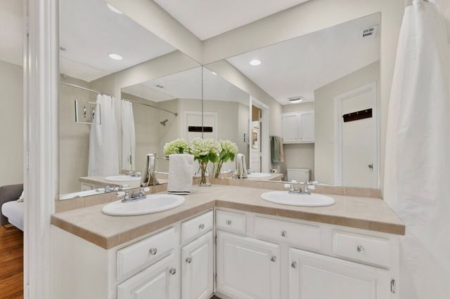 4034 Rawlins Street 207, Dallas, TX 75219