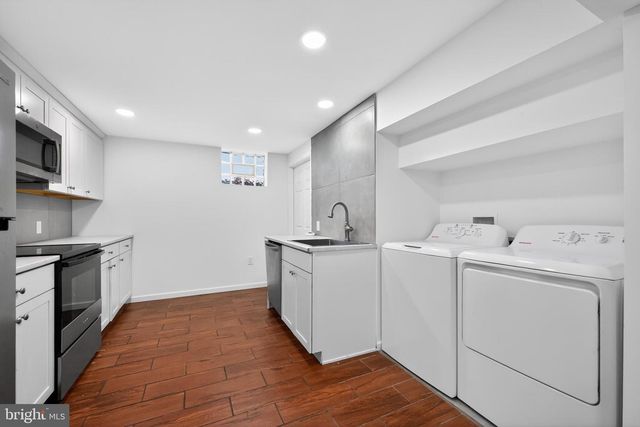 411 W BRIDGE ST, Morrisville, PA 19067