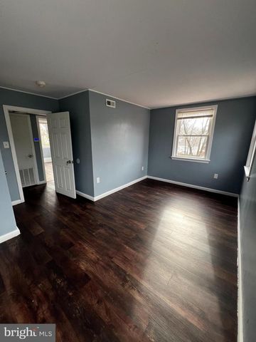 411 W BRIDGE ST, Morrisville, PA 19067
