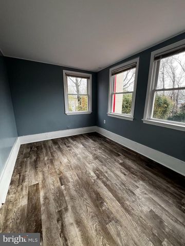 411 W BRIDGE ST, Morrisville, PA 19067