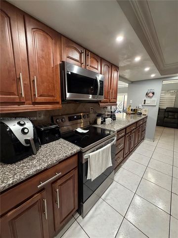 8408 NW 8th Street 8408, Miami, FL 33126