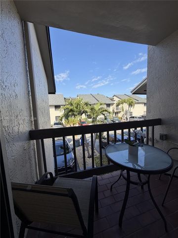 8408 NW 8th Street 8408, Miami, FL 33126