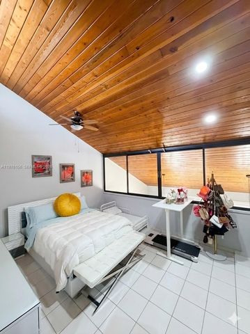8408 NW 8th Street 8408, Miami, FL 33126