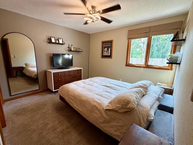 1825 Prairie Lane S, Fargo, ND 58103