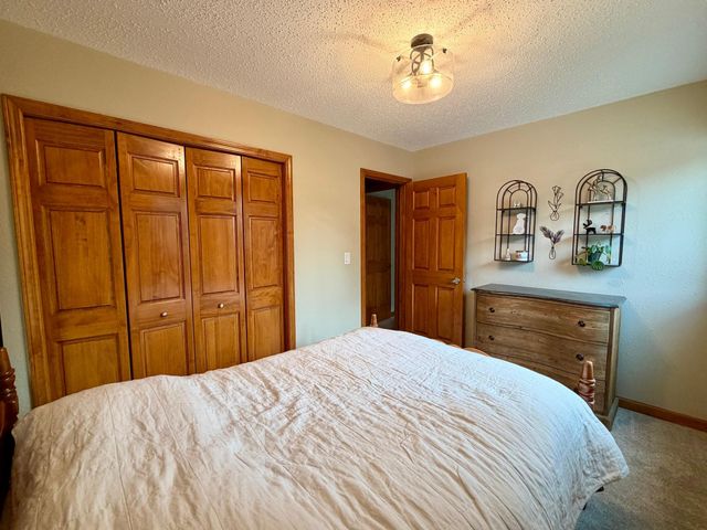 1825 Prairie Lane S, Fargo, ND 58103