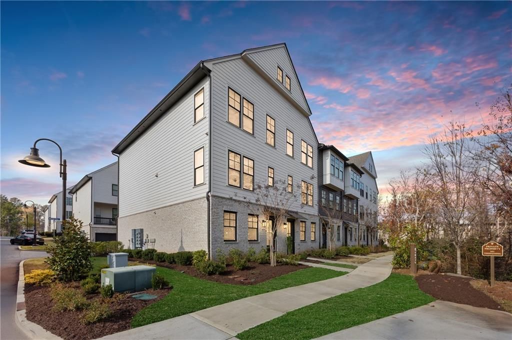 6529 Beacon Drive, Atlanta, GA 30328