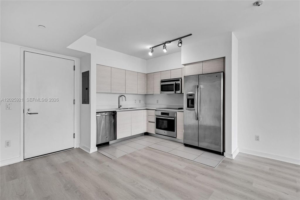 4250 Biscayne Blvd 914, Miami, FL 33137