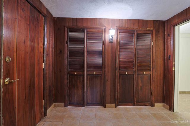 1006 Pineknot Drive, Delhi Twp, OH 45238