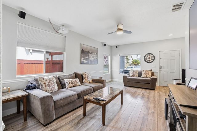 130 Groth Cir, Sacramento, CA 95834