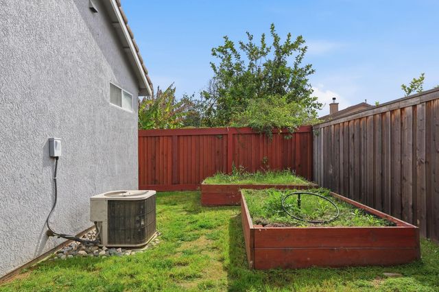130 Groth Cir, Sacramento, CA 95834